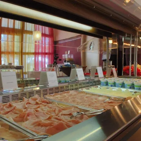 דירה Charming In The Center Of