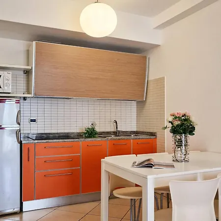 Apartman Charming In The Center Of *