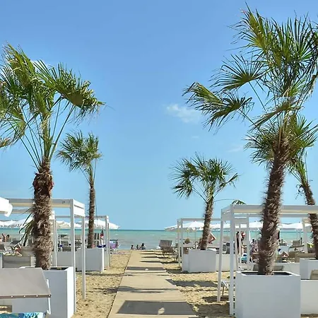 Apartman Charming In The Center Of